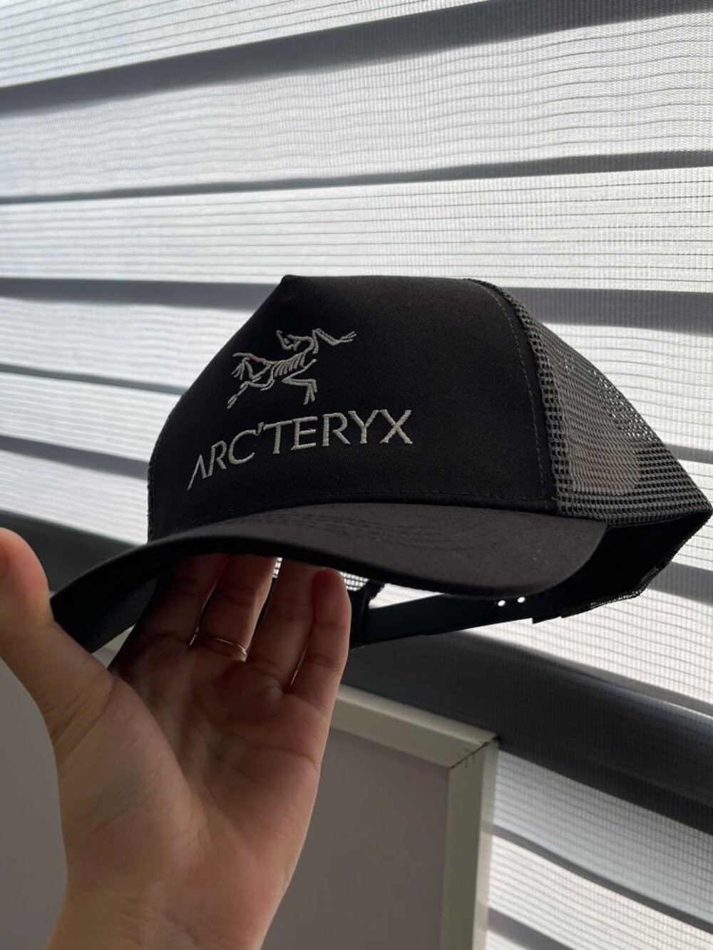 Arc'teryx Black Trucker Hat Embroidered Logo Mesh Back Snapback Cap Outdoor Hiki